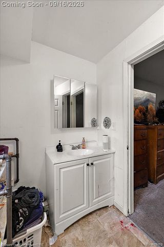 2189 Willow Beach Street, Keego Harbor, MI 48320