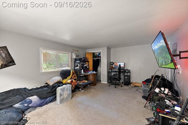 2189 Willow Beach Street, Keego Harbor, MI 48320