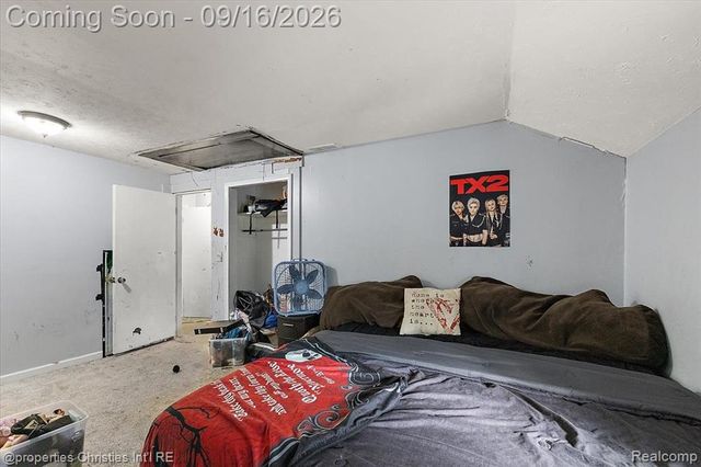 2189 Willow Beach Street, Keego Harbor, MI 48320
