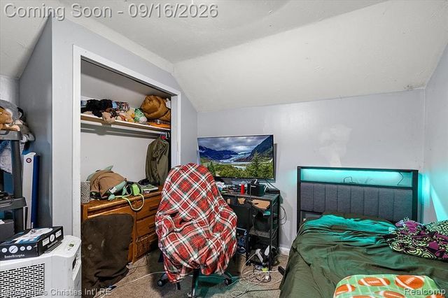 2189 Willow Beach Street, Keego Harbor, MI 48320