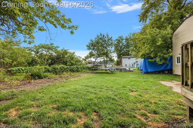 2189 Willow Beach Street, Keego Harbor, MI 48320