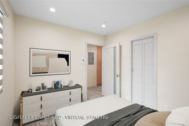 18748 Collins Street, Tarzana, CA 91356