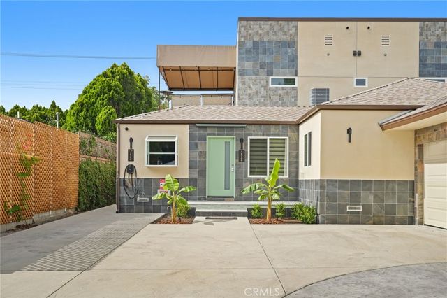 18748 Collins Street, Tarzana, CA 91356