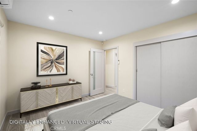 18748 Collins Street, Tarzana, CA 91356