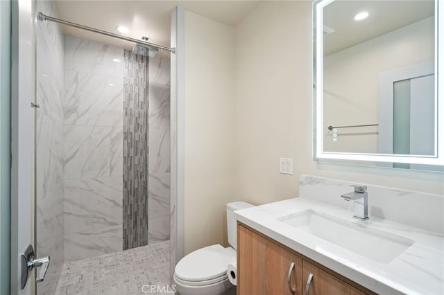 18748 Collins Street, Tarzana, CA 91356