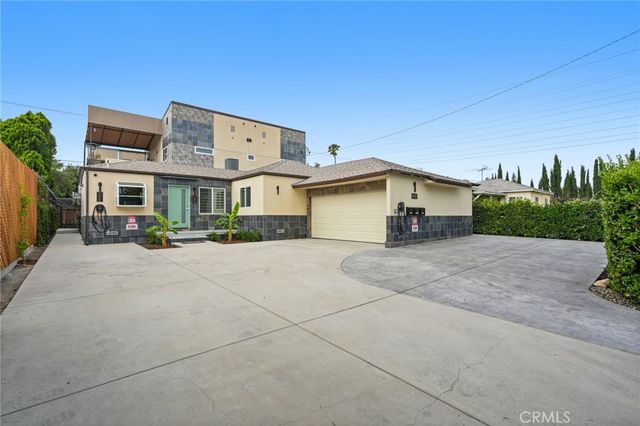 18748 Collins Street, Tarzana, CA 91356