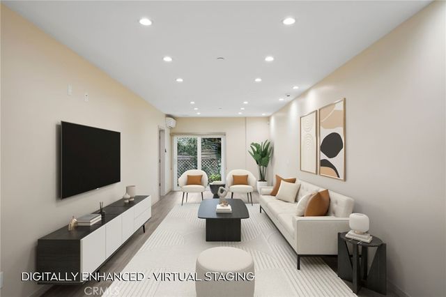 18748 Collins Street, Tarzana, CA 91356