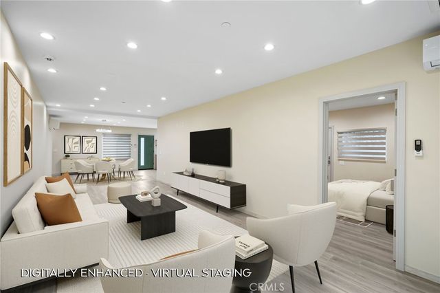 18748 Collins Street, Tarzana, CA 91356