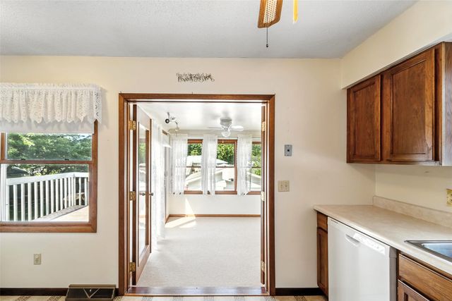 2900 E 38th Street, Des Moines, IA 50317