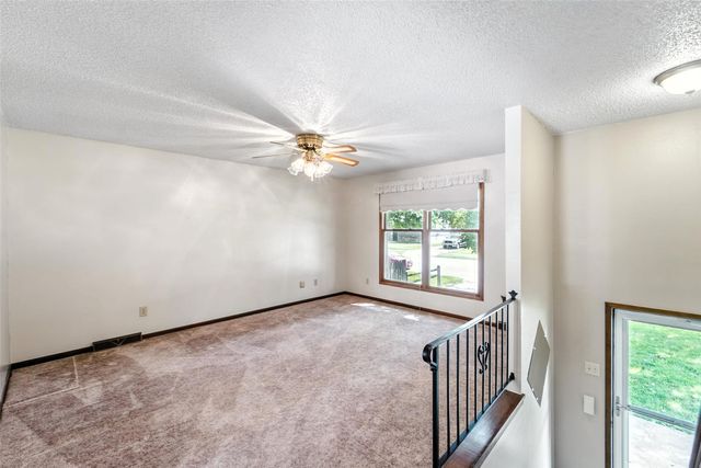 2900 E 38th Street, Des Moines, IA 50317