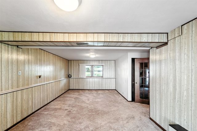 2900 E 38th Street, Des Moines, IA 50317