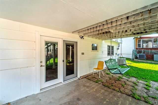 2900 E 38th Street, Des Moines, IA 50317