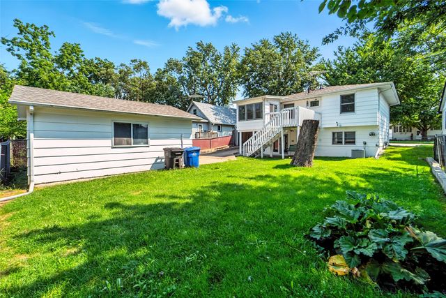 2900 E 38th Street, Des Moines, IA 50317