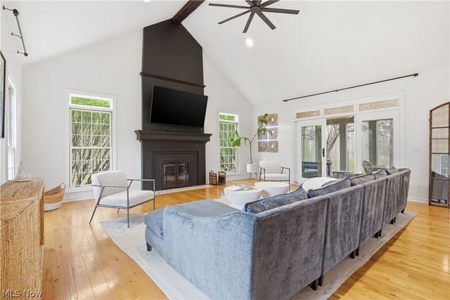 7730 Brayton Trail, Chagrin Falls, OH 44023