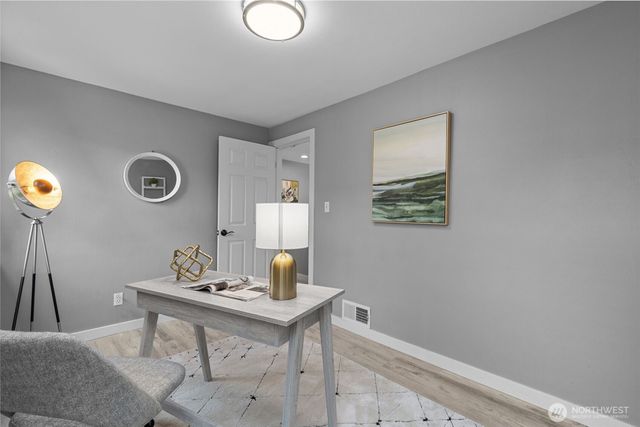 1210 108th Avenue SE, Bellevue, WA 98004