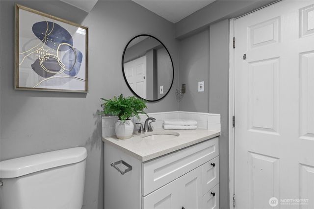 1210 108th Avenue SE, Bellevue, WA 98004