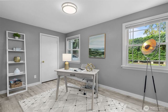 1210 108th Avenue SE, Bellevue, WA 98004