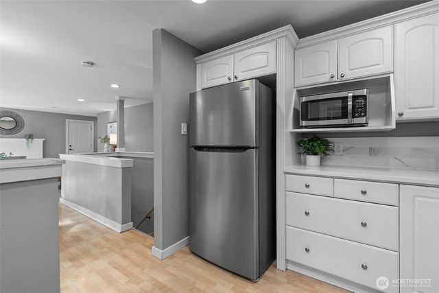 1210 108th Avenue SE, Bellevue, WA 98004