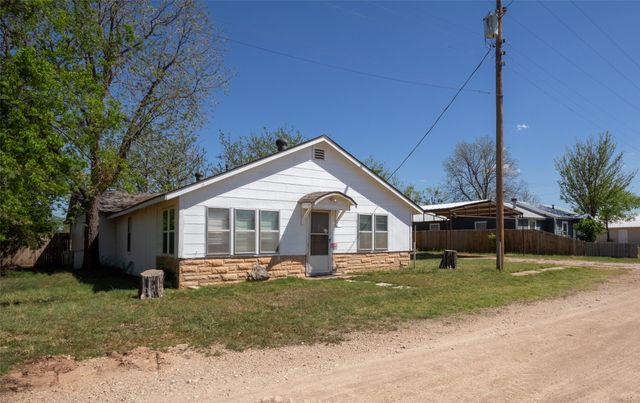 242 E Hamilton Street, Lueders, TX 79553