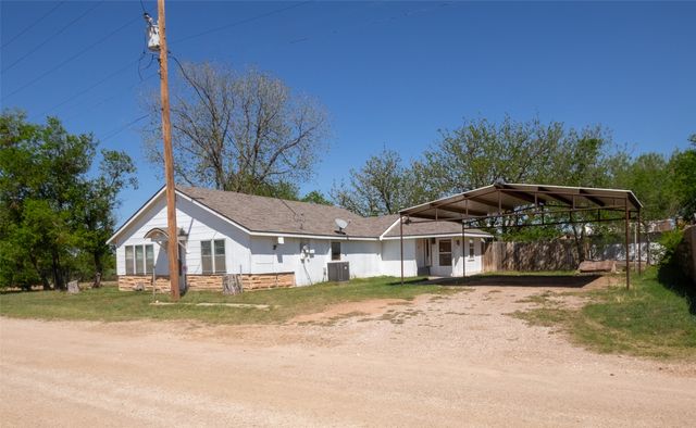 242 E Hamilton Street, Lueders, TX 79553