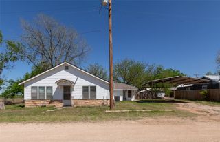242 E Hamilton Street, Lueders, TX 79553