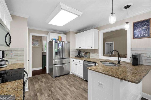 221 Woodford Way SE, Calhoun, GA 30701
