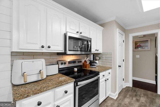 221 Woodford Way SE, Calhoun, GA 30701