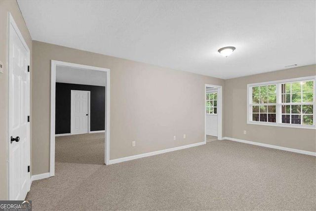 221 Woodford Way SE, Calhoun, GA 30701