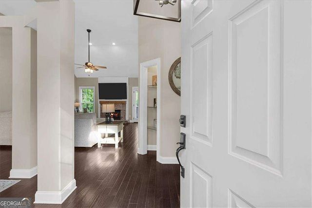 221 Woodford Way SE, Calhoun, GA 30701
