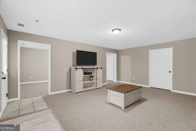 221 Woodford Way SE, Calhoun, GA 30701