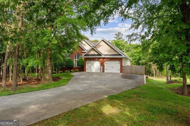 221 Woodford Way SE, Calhoun, GA 30701