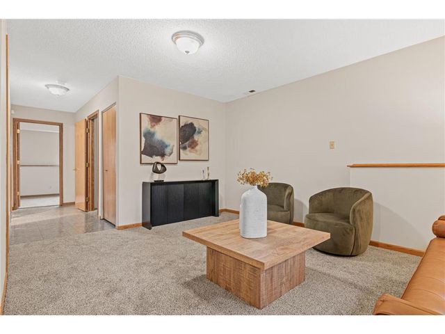 8001 Jeffery Avenue, Cottage Grove, MN 55016