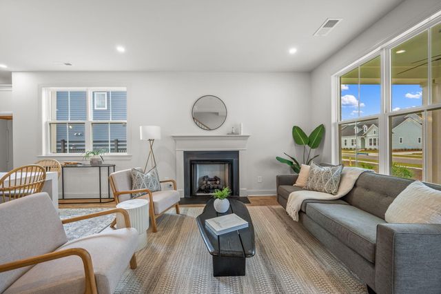 785 Blueway Avenue, Summerville, SC 29486