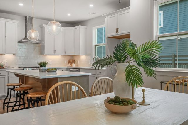 785 Blueway Avenue, Summerville, SC 29486