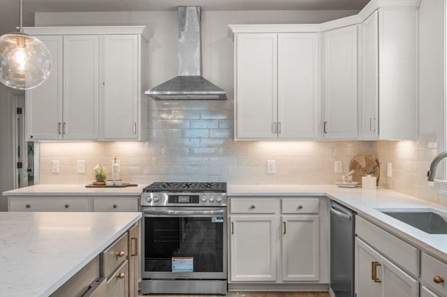 785 Blueway Avenue, Summerville, SC 29486