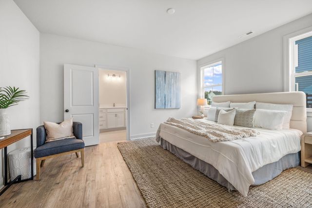 785 Blueway Avenue, Summerville, SC 29486