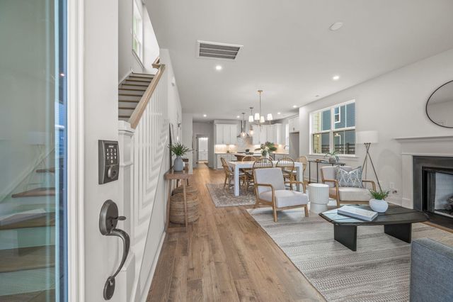 785 Blueway Avenue, Summerville, SC 29486