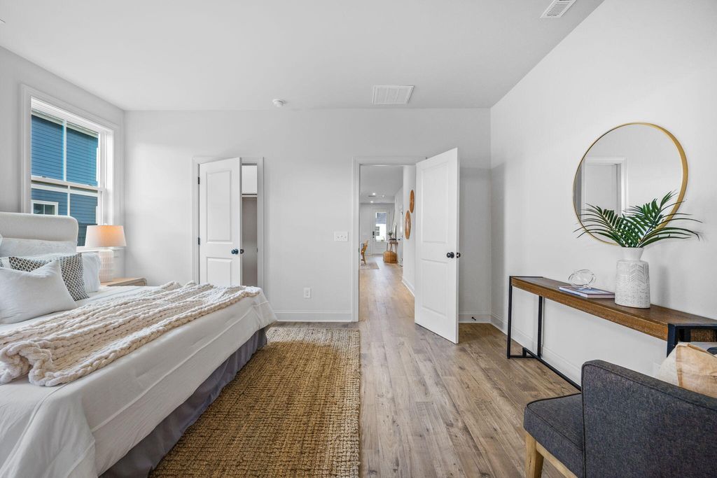 Image 25 of property listing at 785 Blueway Avenue, Summerville, SC 29486