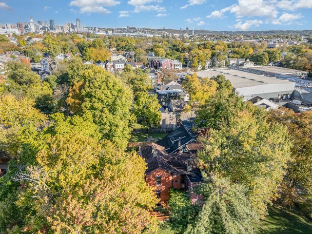 1533 Garrard Street, Covington, KY 41011