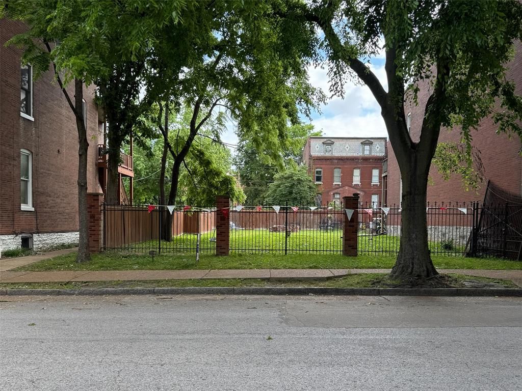 2019 Lynch Street, St Louis, MO 63118