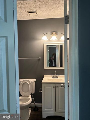 2058 N ANVIL LN, Temple Hills, MD 20748