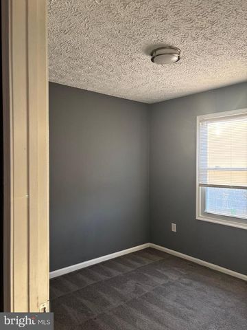 2058 N ANVIL LN, Temple Hills, MD 20748