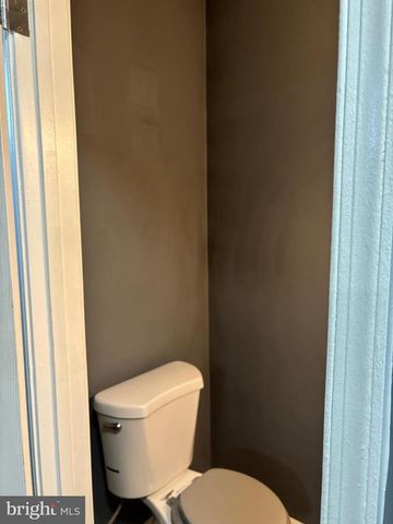 2058 N ANVIL LN, Temple Hills, MD 20748