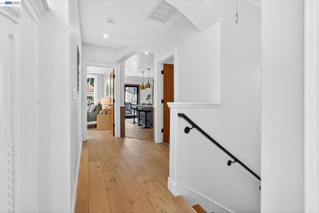 552 Haight Ave, Alameda, CA 94501