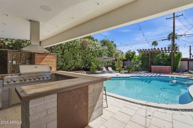 3007 N 56TH Street, Phoenix, AZ 85018