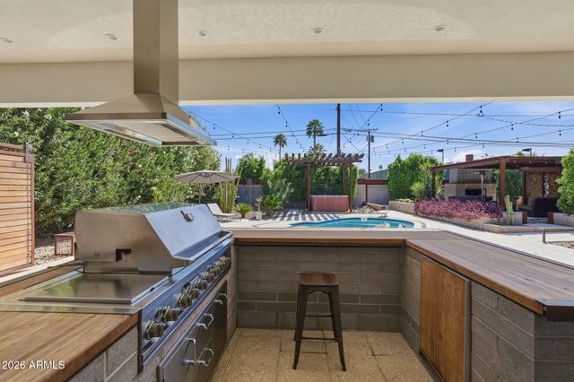 3007 N 56TH Street, Phoenix, AZ 85018