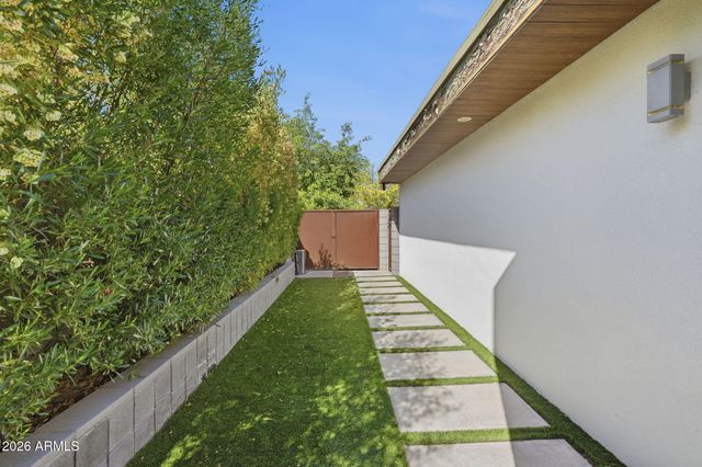 3007 N 56TH Street, Phoenix, AZ 85018