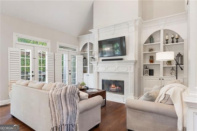 6005 Oakbury Lane, Suwanee, GA 30024