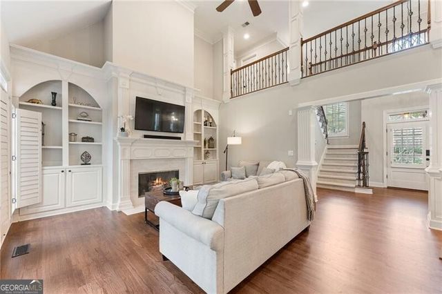 6005 Oakbury Lane, Suwanee, GA 30024