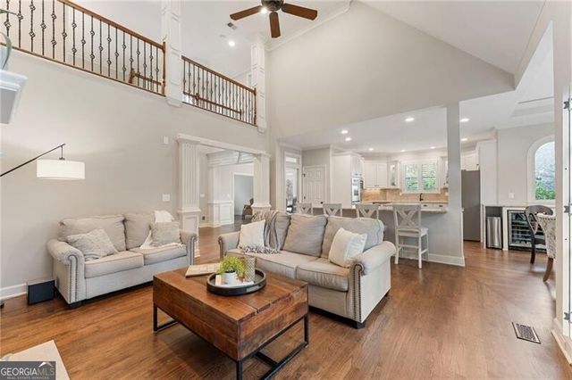 6005 Oakbury Lane, Suwanee, GA 30024